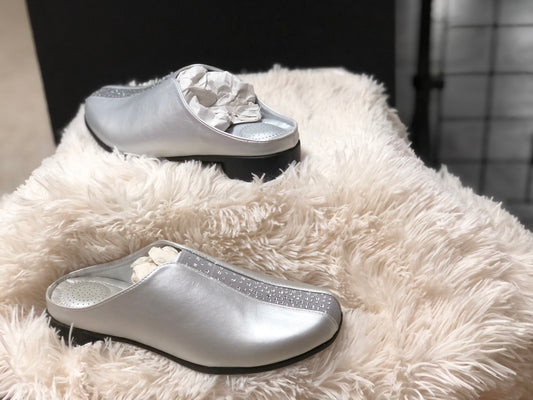 Pierre Dumas Slides W Diamonds